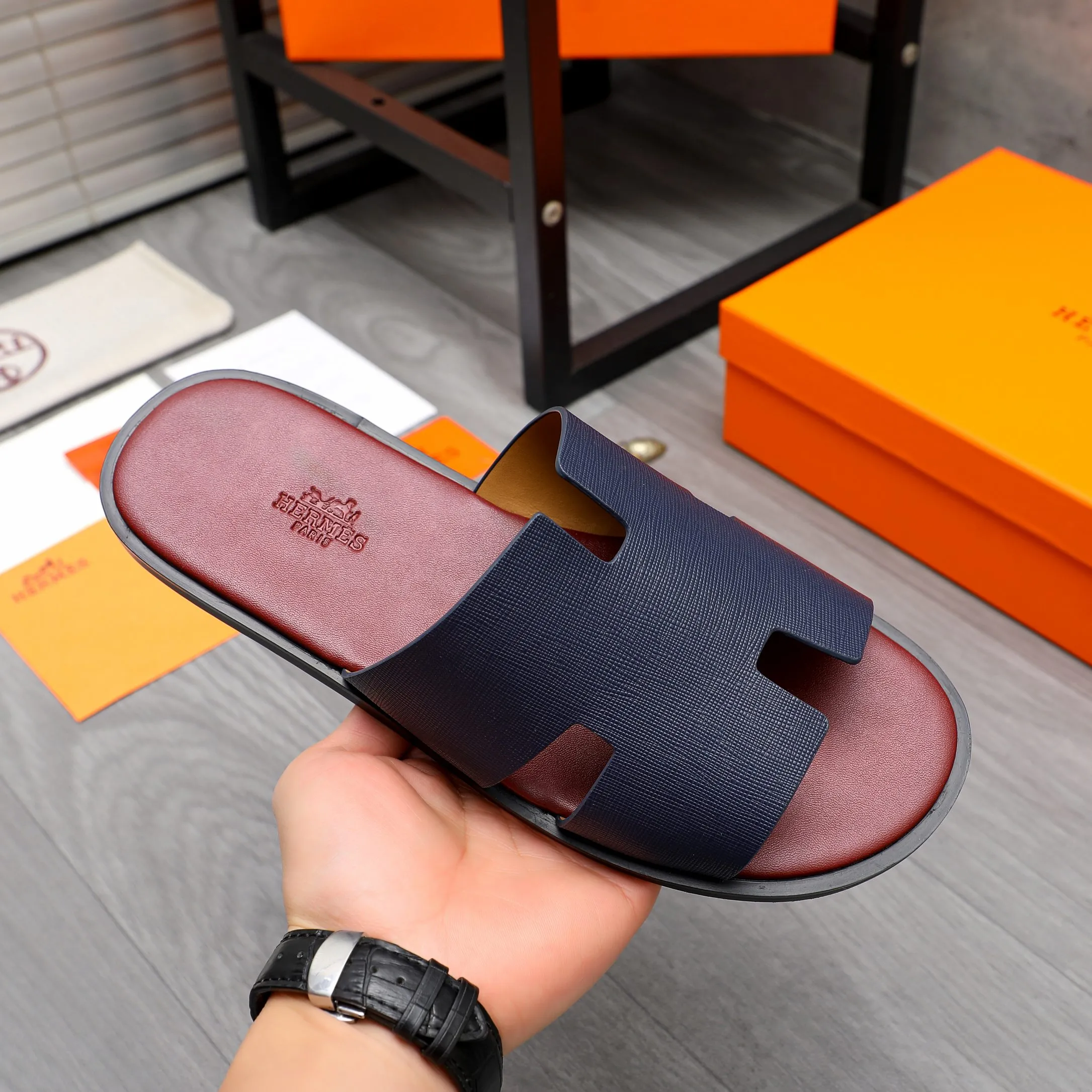 Men's shoes 💰280 Product trademark: Hermes "Hermes" slippers Regular size: 38-46 Product material: vertical grain cowhide upper, microfiber lining, original outsole